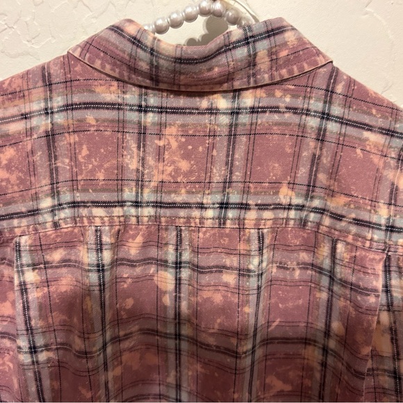 PACSUN  button down distressed shirt. Pinks, grey & black colors. Sz. Medium. - Picture 4 of 8